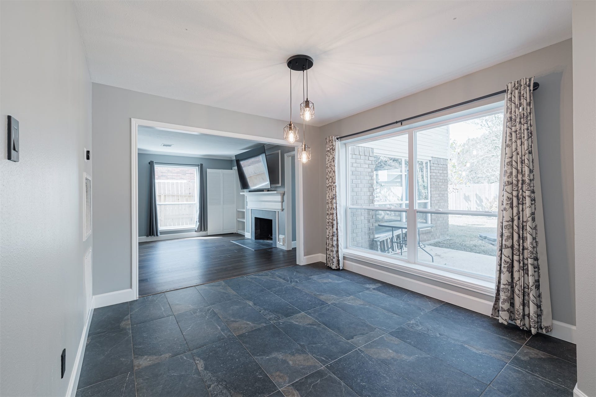 Breakfast/Dining Room