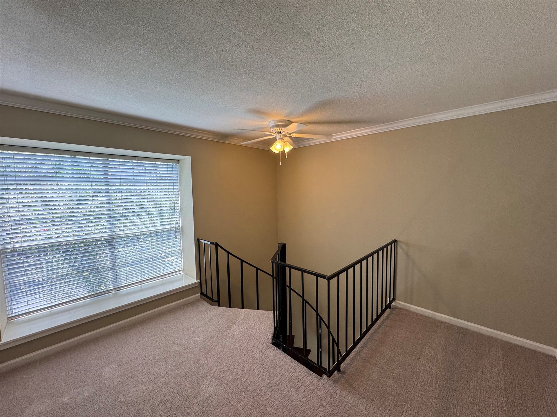 UPSTAIRS STUDY/OFFICE/LOFT AREA