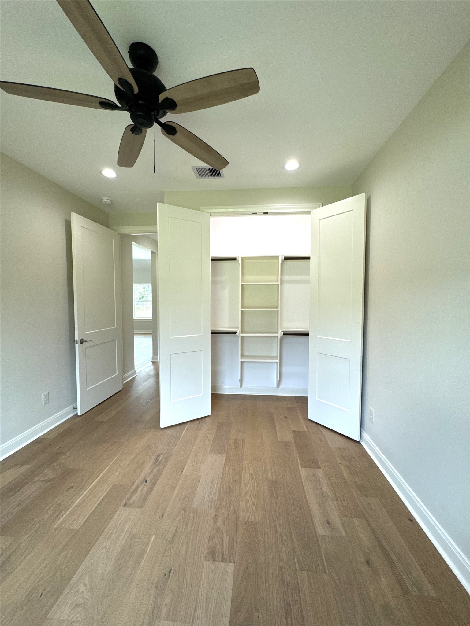 3411 Avenue J 1/2, Santa Fe, TX 77510 Closet w/built-in Shelves