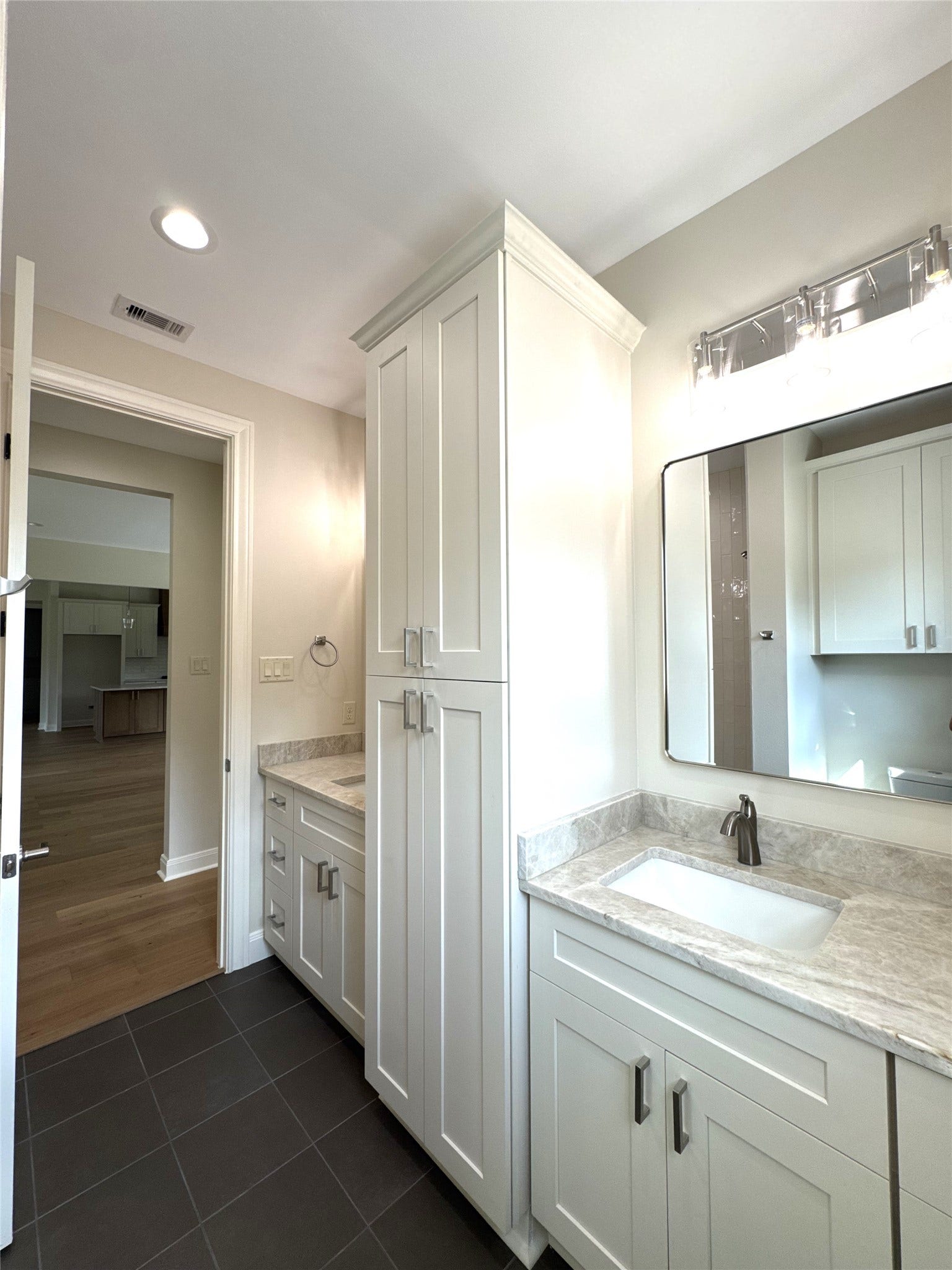 3411 Avenue J 1/2, Santa Fe, TX 77510 Double Sinks, plenty of storage