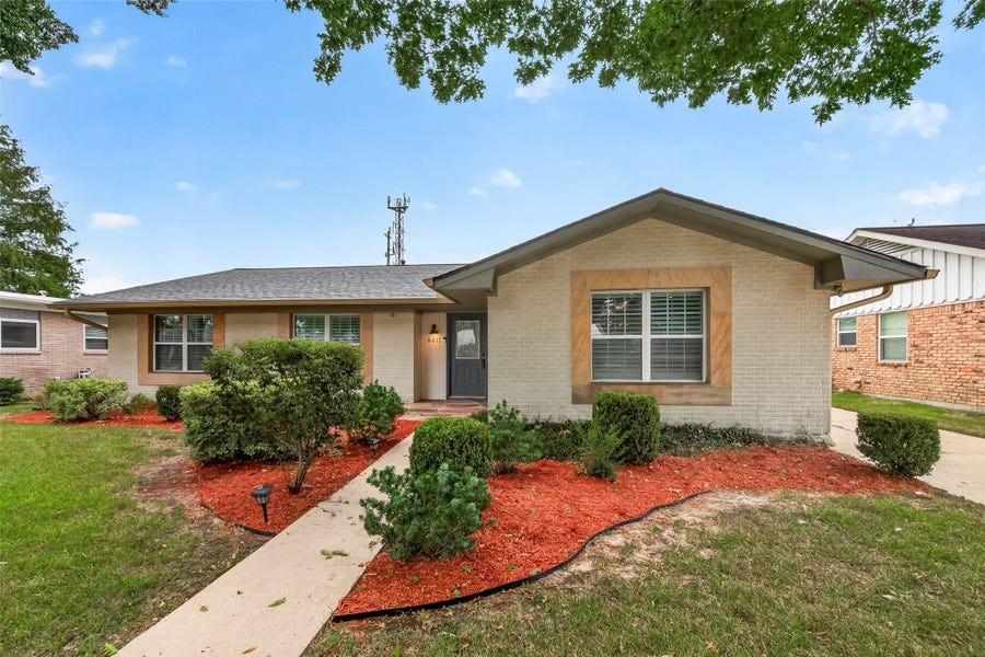 Property photo for 5511 Lymbar Drive, Houston, TX