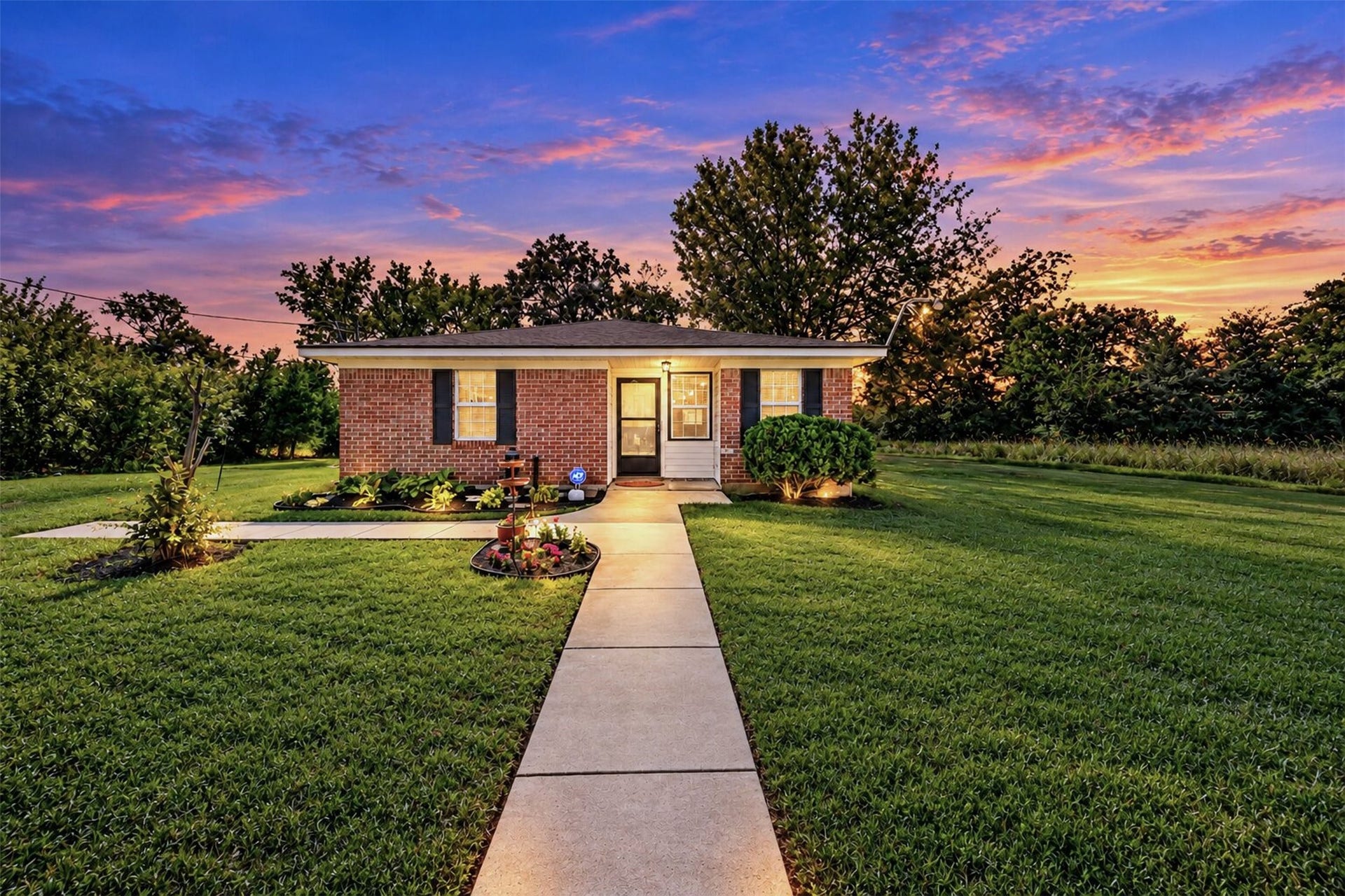 4913 Partridge Street, La Marque, TX 77568 Lovely one story brick home on a large lot. Photos are enhanced to show full potential.