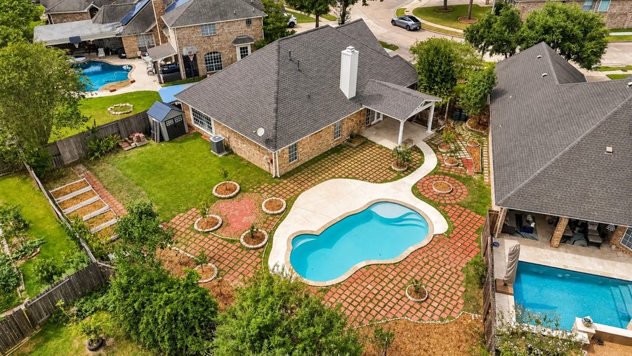 Property photo for 2611 Oxhill Court, Pearland, TX