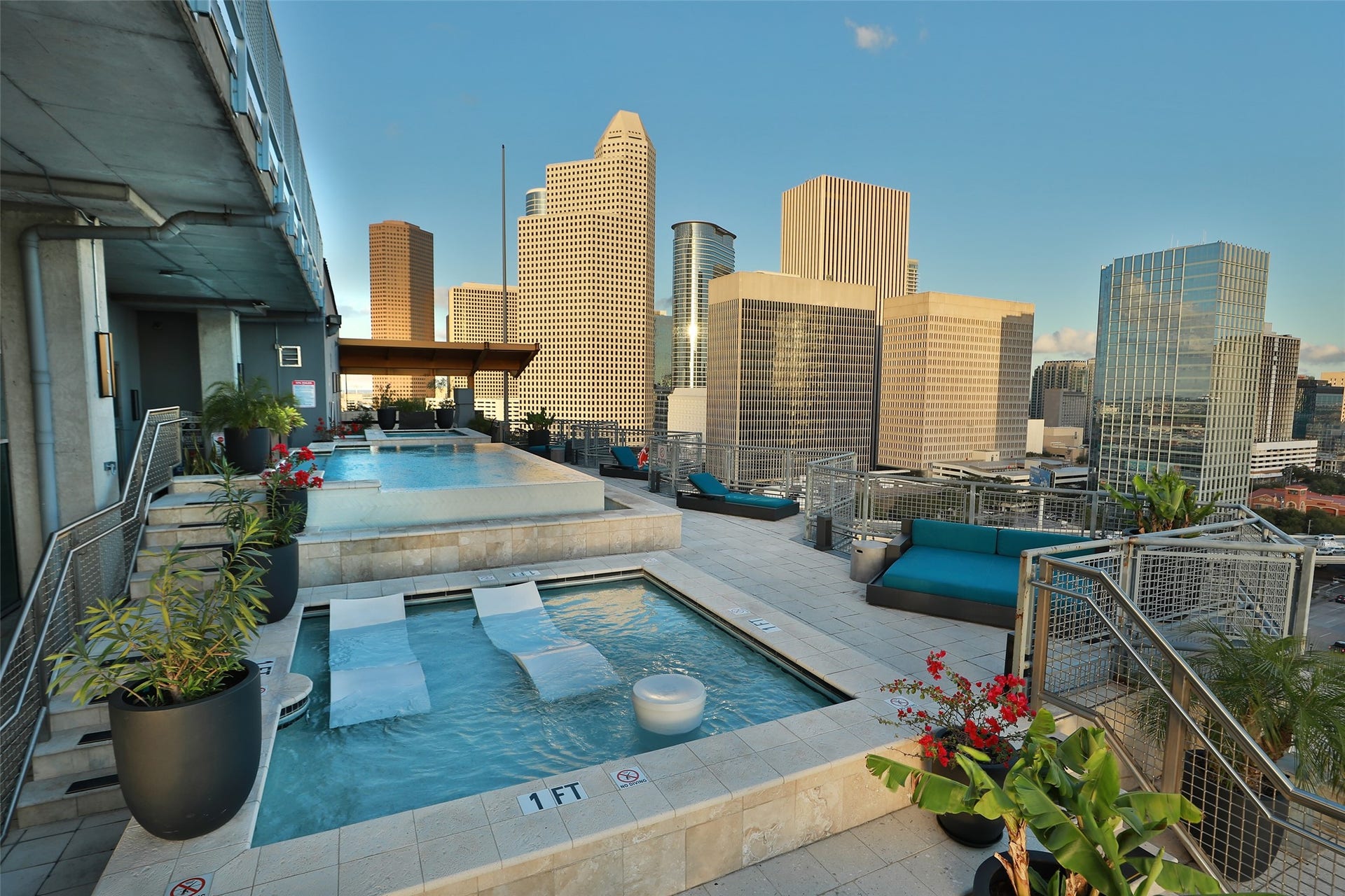 The highlight of a lifestyle at The Rise in the impressive roof-top pool deck with breathtaking and unobstructed views of Downtown Houston.