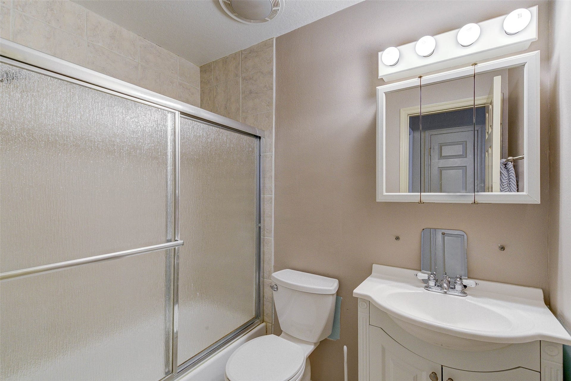 3335 Oak Branch Lane, Sugar Land, TX 77479 3335 Oak Branch Lane, Sugar Land, TX 77479