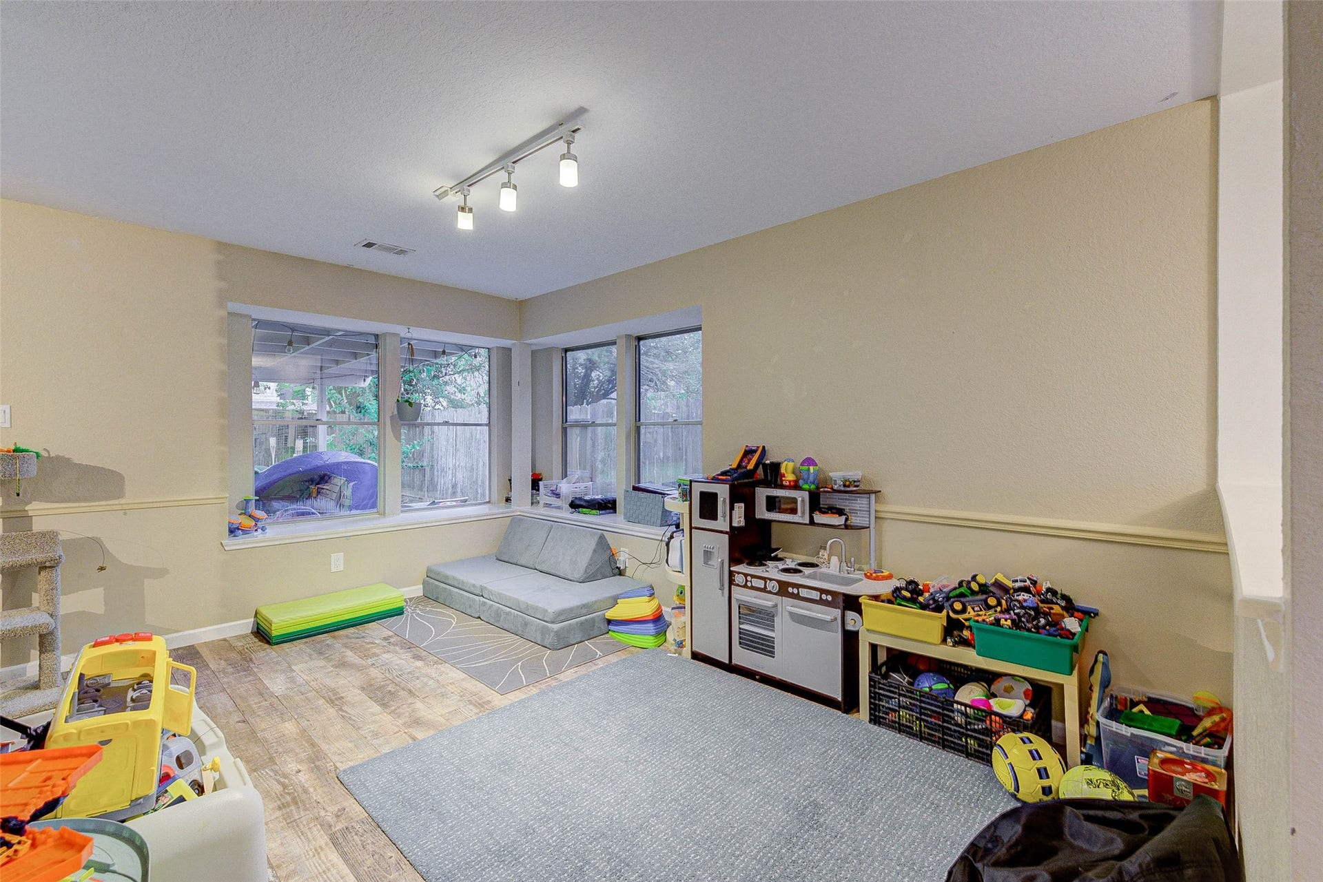 3335 Oak Branch Lane, Sugar Land, TX 77479 3335 Oak Branch Lane, Sugar Land, TX 77479