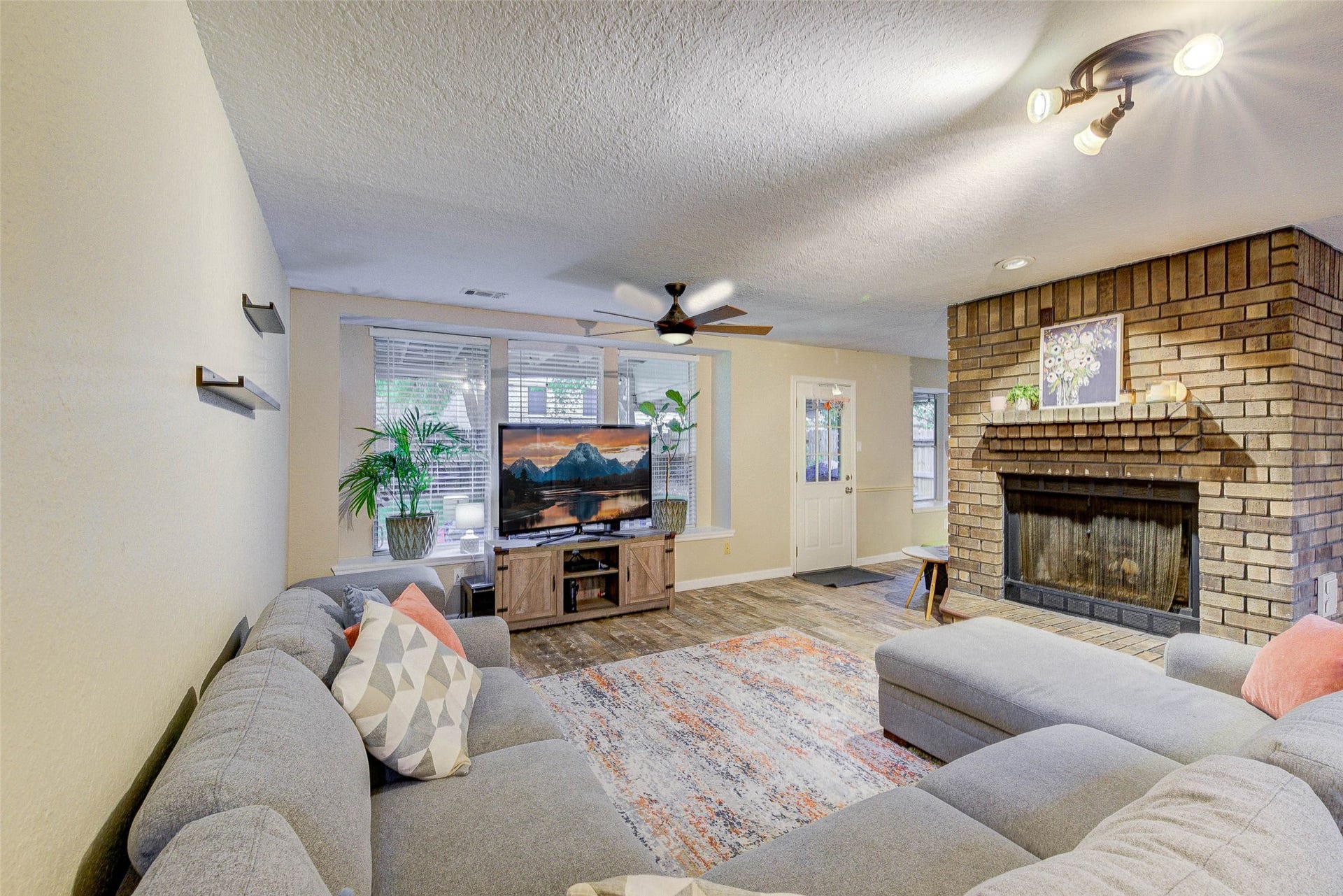 3335 Oak Branch Lane, Sugar Land, TX 77479 3335 Oak Branch Lane, Sugar Land, TX 77479