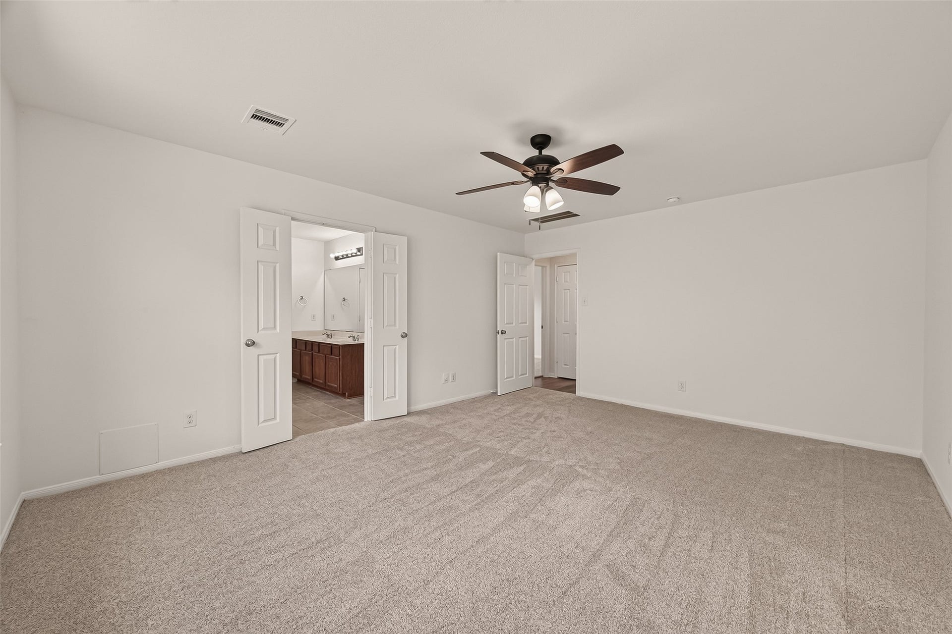 4714 Lake Rim Drive, Alvin, TX 77511 Primary Bedroom - new carpet