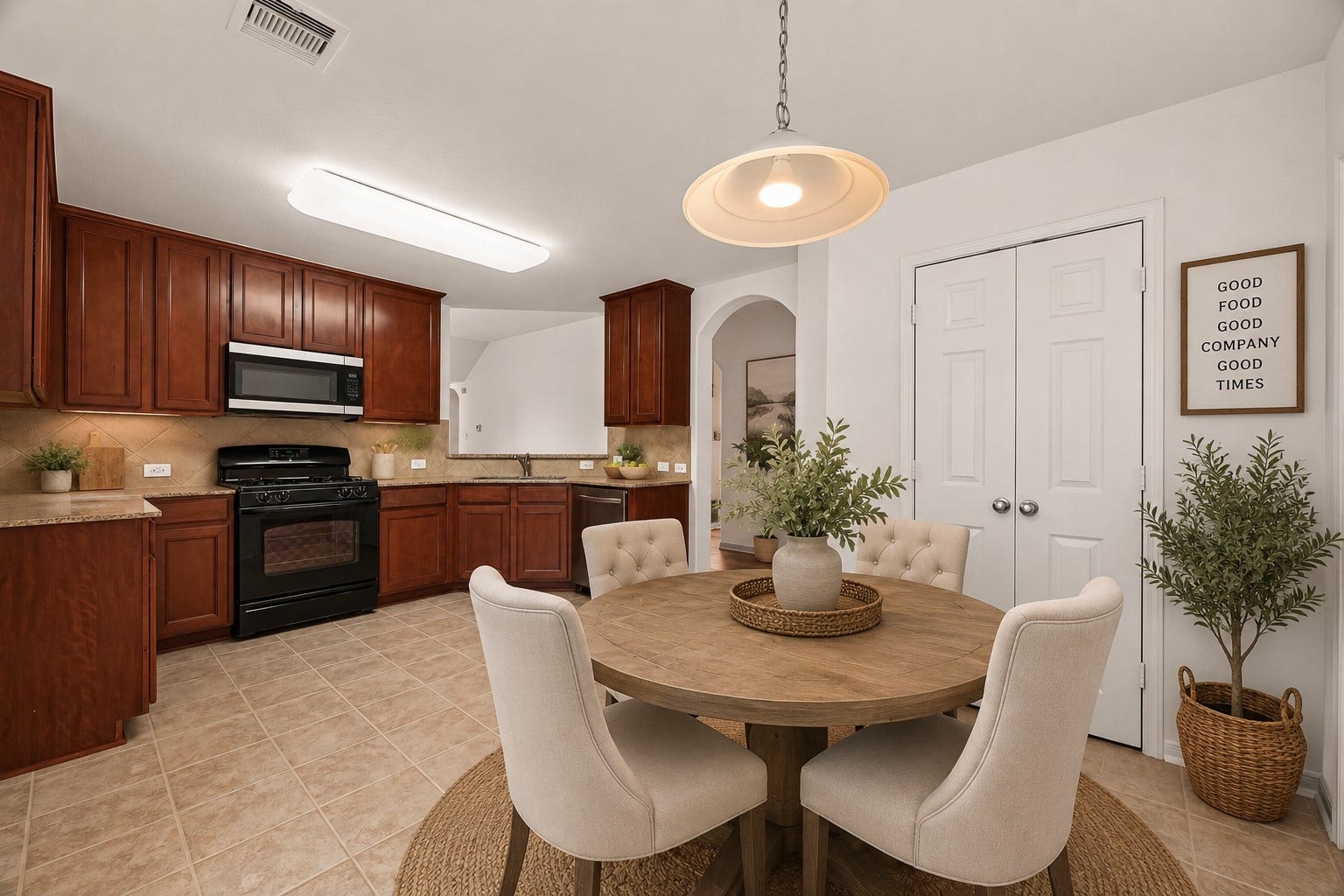 4714 Lake Rim Drive, Alvin, TX 77511 Large kitchen with breakfast room - digitally staged