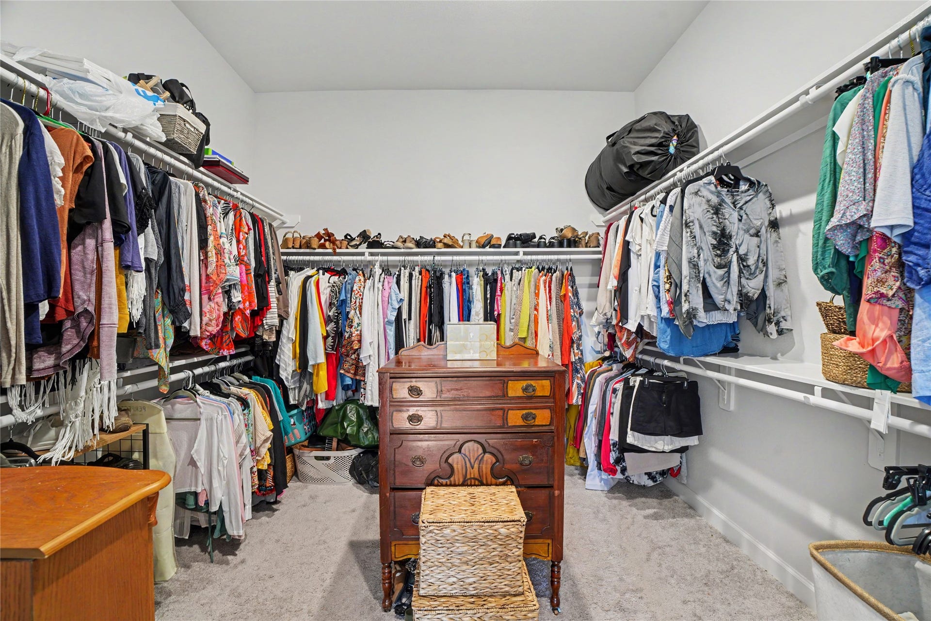 23511 Meritage Drive, Alvin, TX 77511 Massive Master Closet