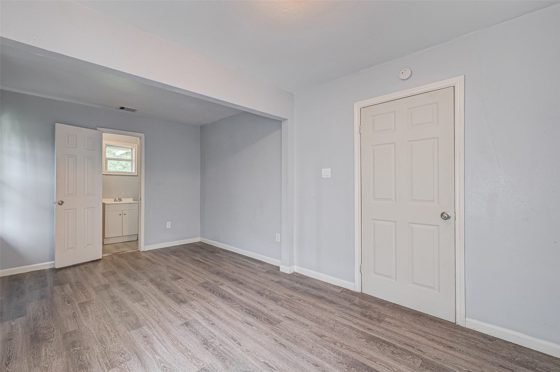 7658 Belbay Street, Houston, TX 77033 7658 Belbay Street, Houston, TX 77033