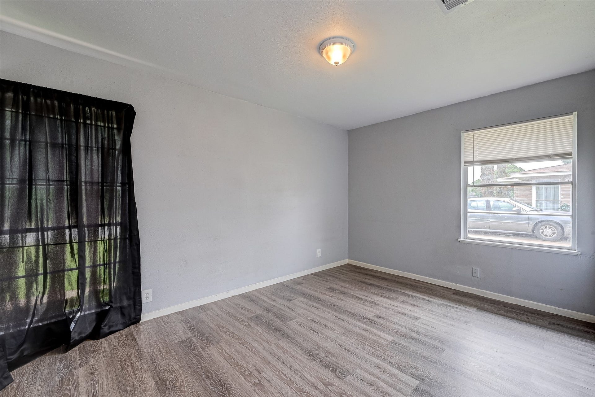 7658 Belbay Street, Houston, TX 77033 7658 Belbay Street, Houston, TX 77033