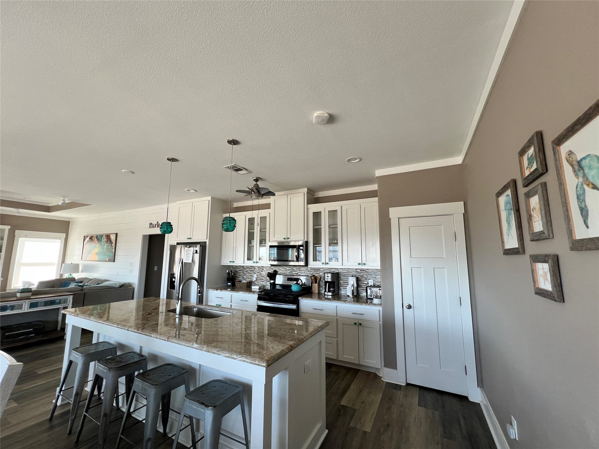 3170 Sea Castle Drive, Crystal Beach, TX 77650 3170 Sea Castle Drive, Crystal Beach, TX 77650