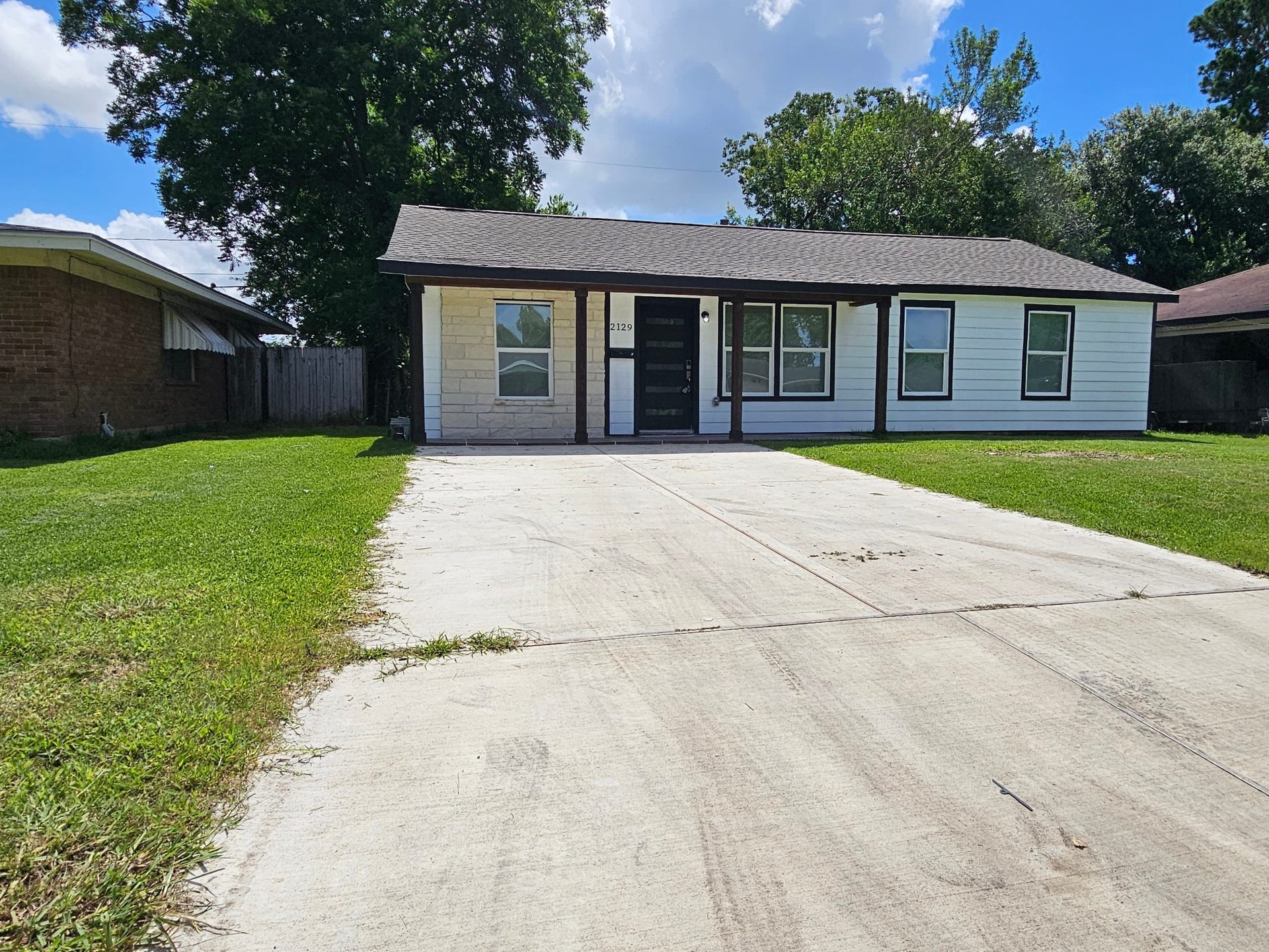 2129 Raspberry Lane, Pasadena, TX 77502 2129 Raspberry Lane, Pasadena, TX 77502
