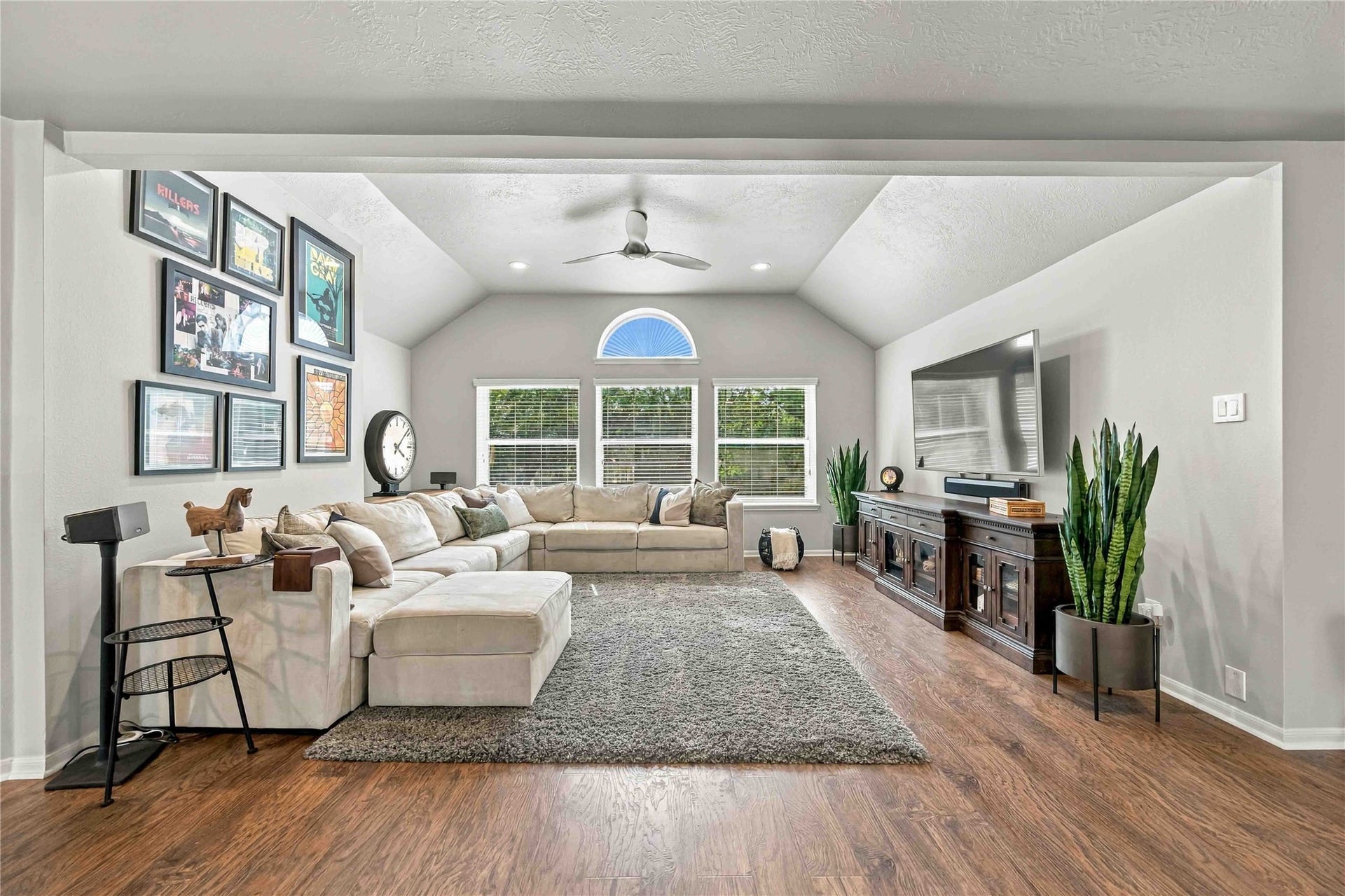3502 Miraglen Drive, Pearland, TX 77584 3502 Miraglen Drive, Pearland, TX 77584