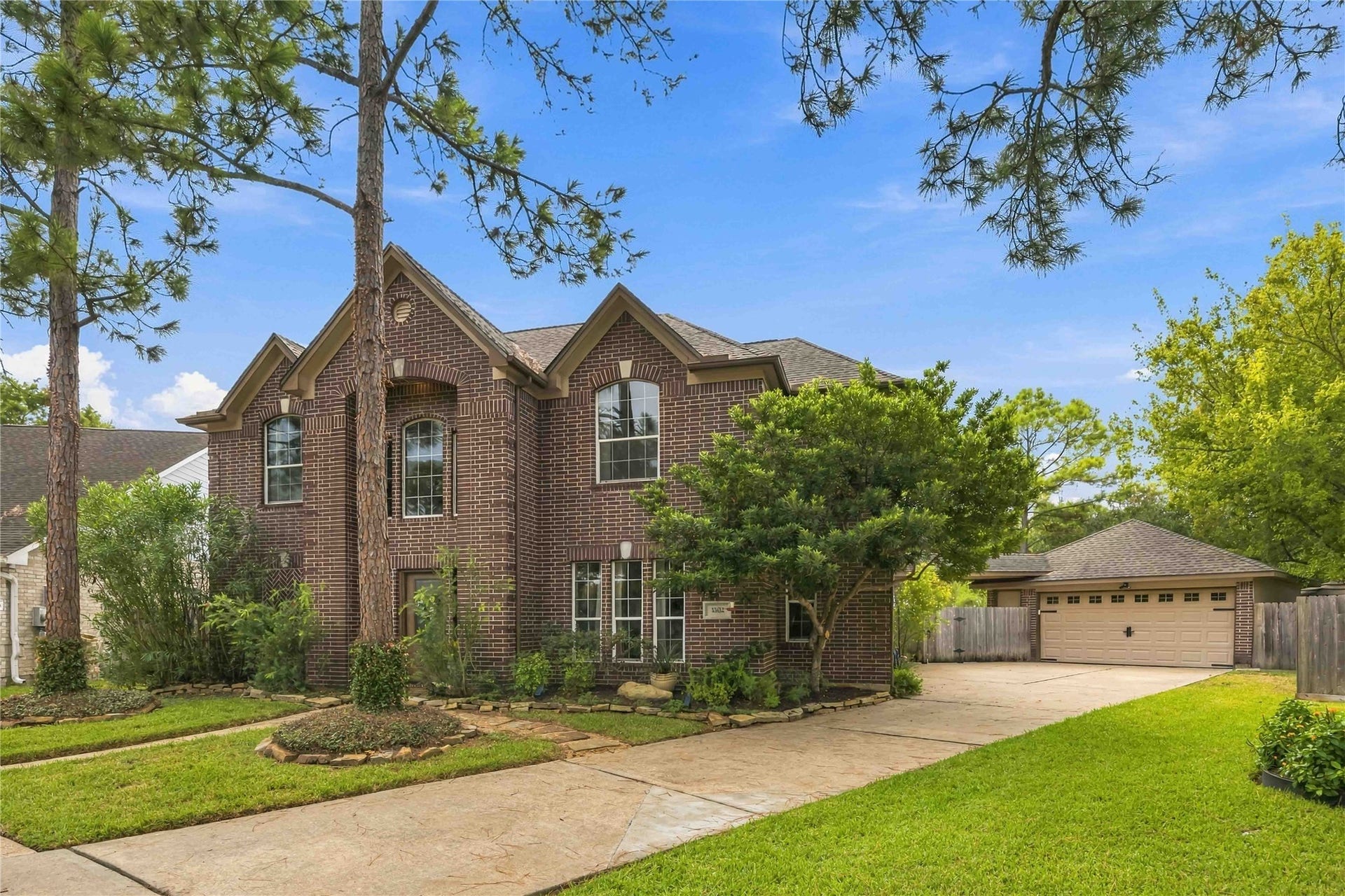 3502 Miraglen Drive, Pearland, TX 77584 3502 Miraglen Drive, Pearland, TX 77584
