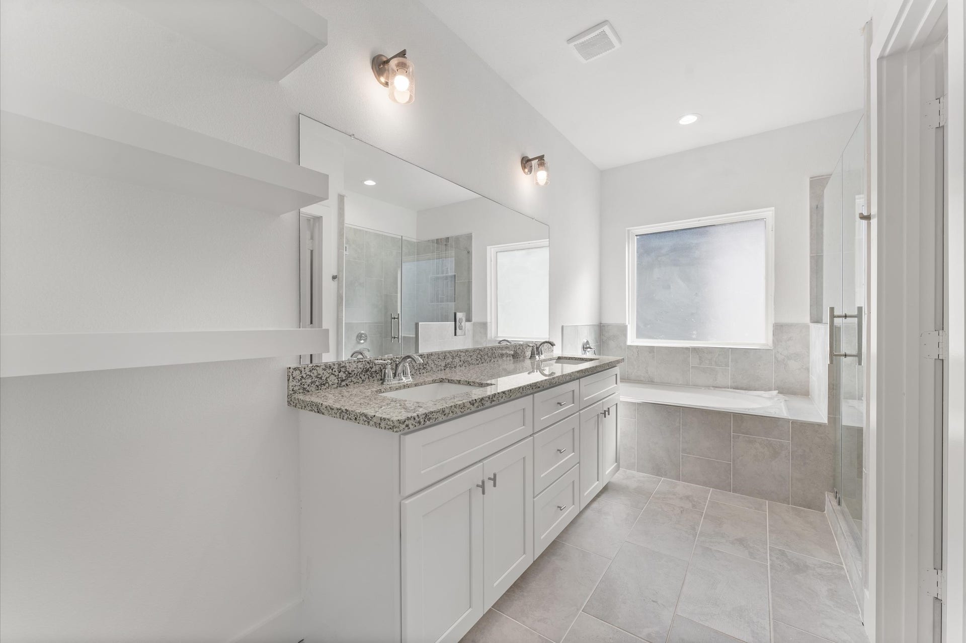 6413 Leopold Star Lane, Houston, TX 77048 Photos are from another home completed with the same floor plan