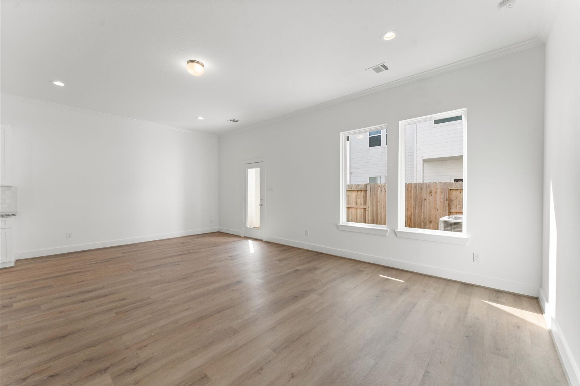 6413 Leopold Star Lane, Houston, TX 77048 Photos are from another home completed with the same floor plan
