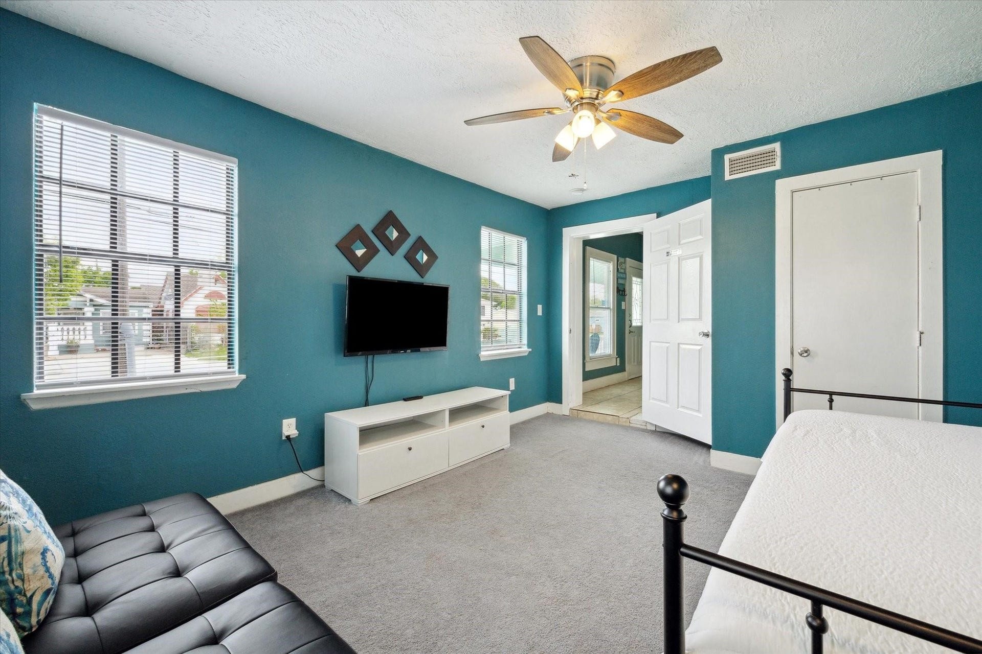 4711 Avenue S, Galveston, TX 77551 4711 Avenue S, Galveston, TX 77551