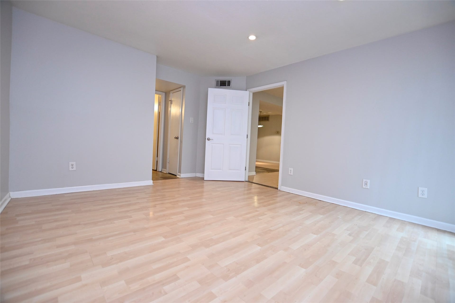 8423 Hearth Drive, #2, Houston, TX 77054 8423 Hearth Drive, #2, Houston, TX 77054