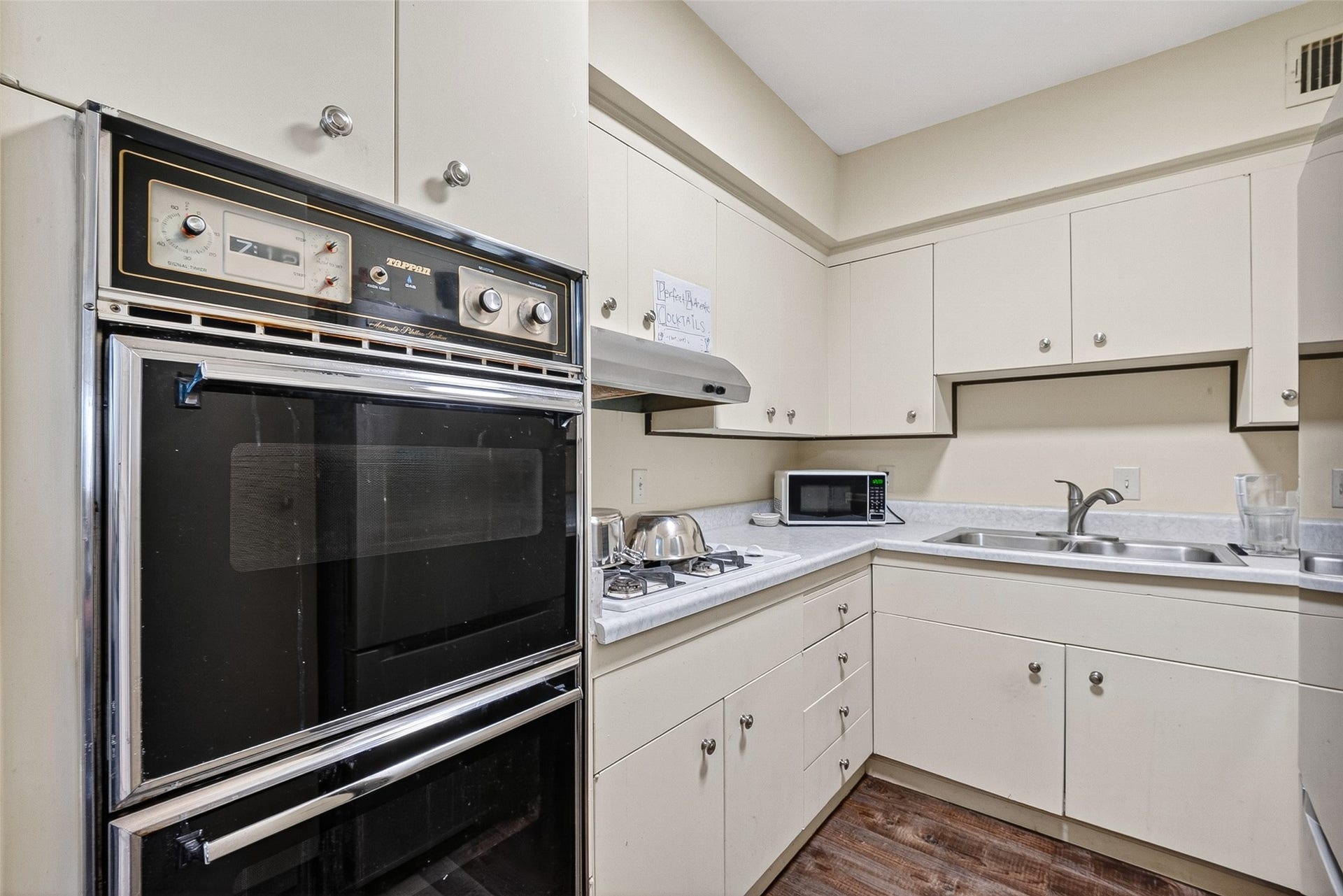 2600 Bellefontaine St Apt D24,, Houston, TX 77025 2600 Bellefontaine St Apt D24,, Houston, TX 77025