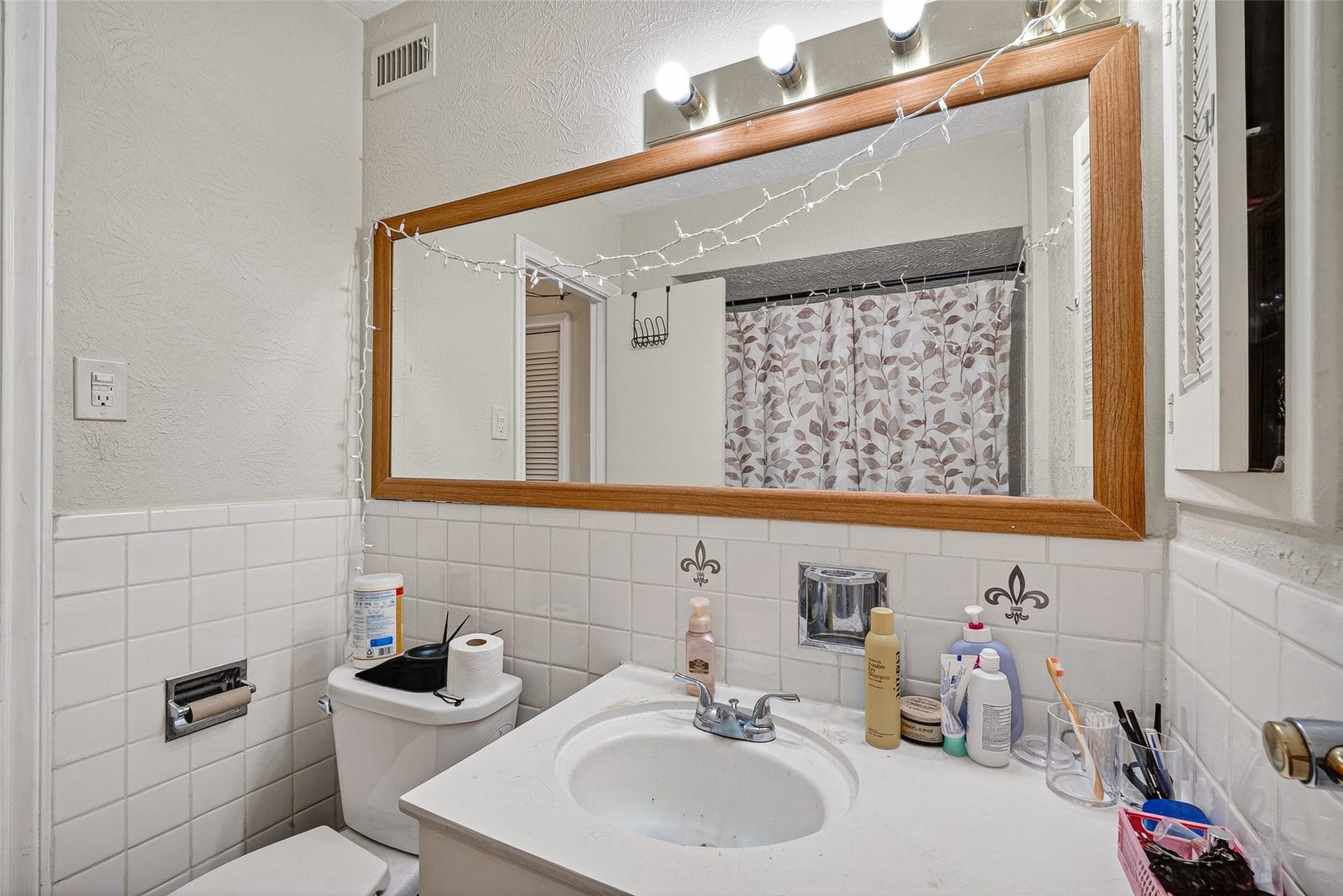 2600 Bellefontaine St Apt D24,, Houston, TX 77025 2600 Bellefontaine St Apt D24,, Houston, TX 77025