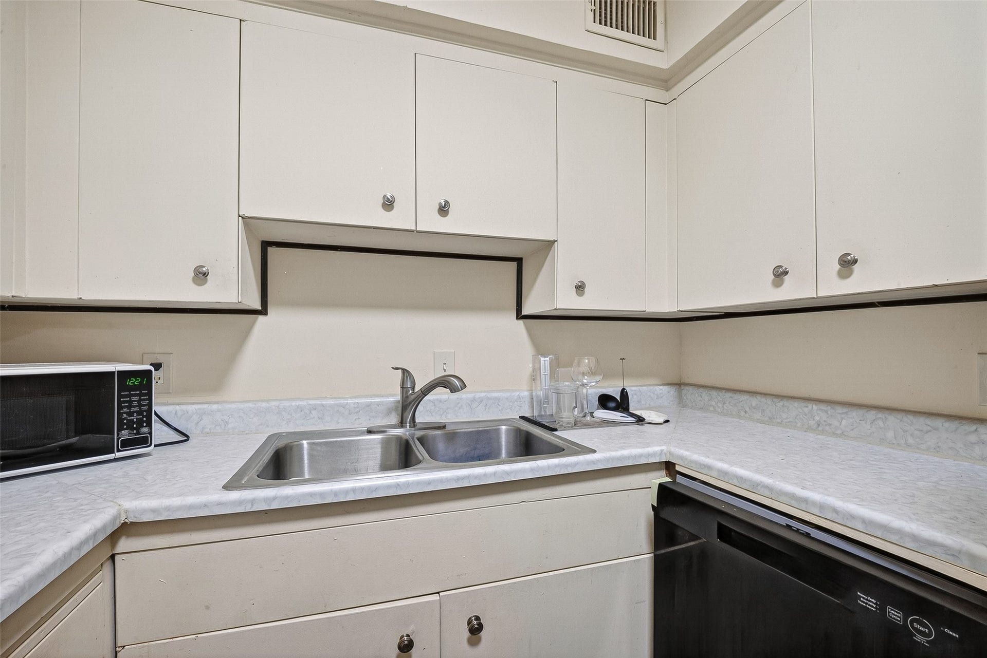 2600 Bellefontaine St Apt D24,, Houston, TX 77025 2600 Bellefontaine St Apt D24,, Houston, TX 77025