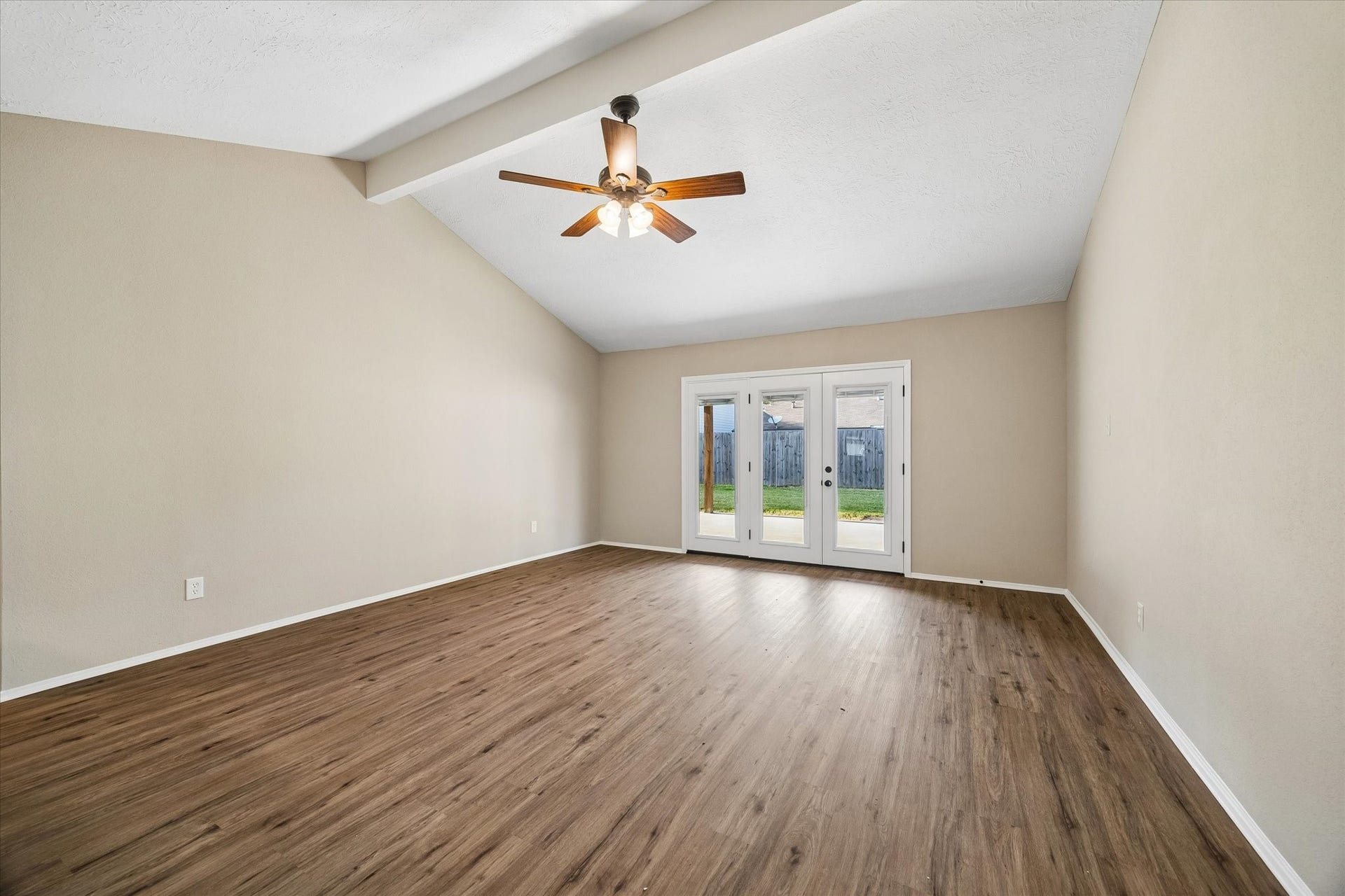 9807 Sparrow Street, La Porte, TX 77571 9807 Sparrow Street, La Porte, TX 77571