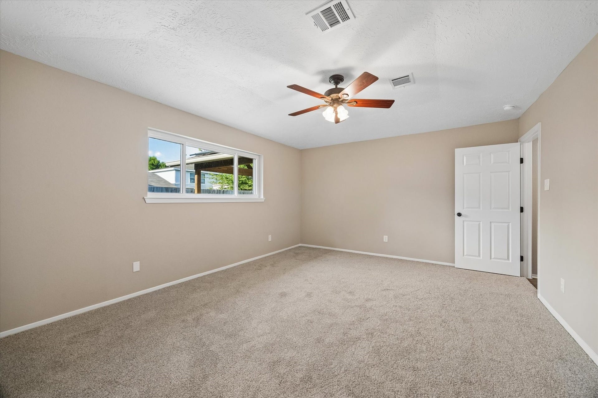 9807 Sparrow Street, La Porte, TX 77571 9807 Sparrow Street, La Porte, TX 77571