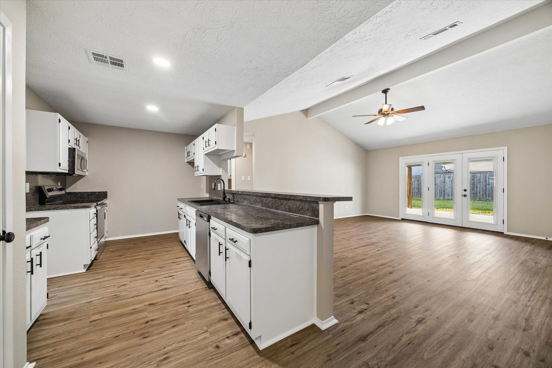 9807 Sparrow Street, La Porte, TX 77571 9807 Sparrow Street, La Porte, TX 77571