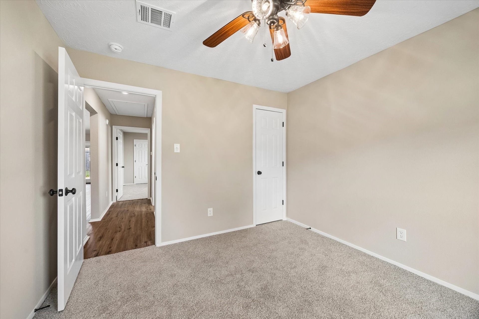 9807 Sparrow Street, La Porte, TX 77571 9807 Sparrow Street, La Porte, TX 77571