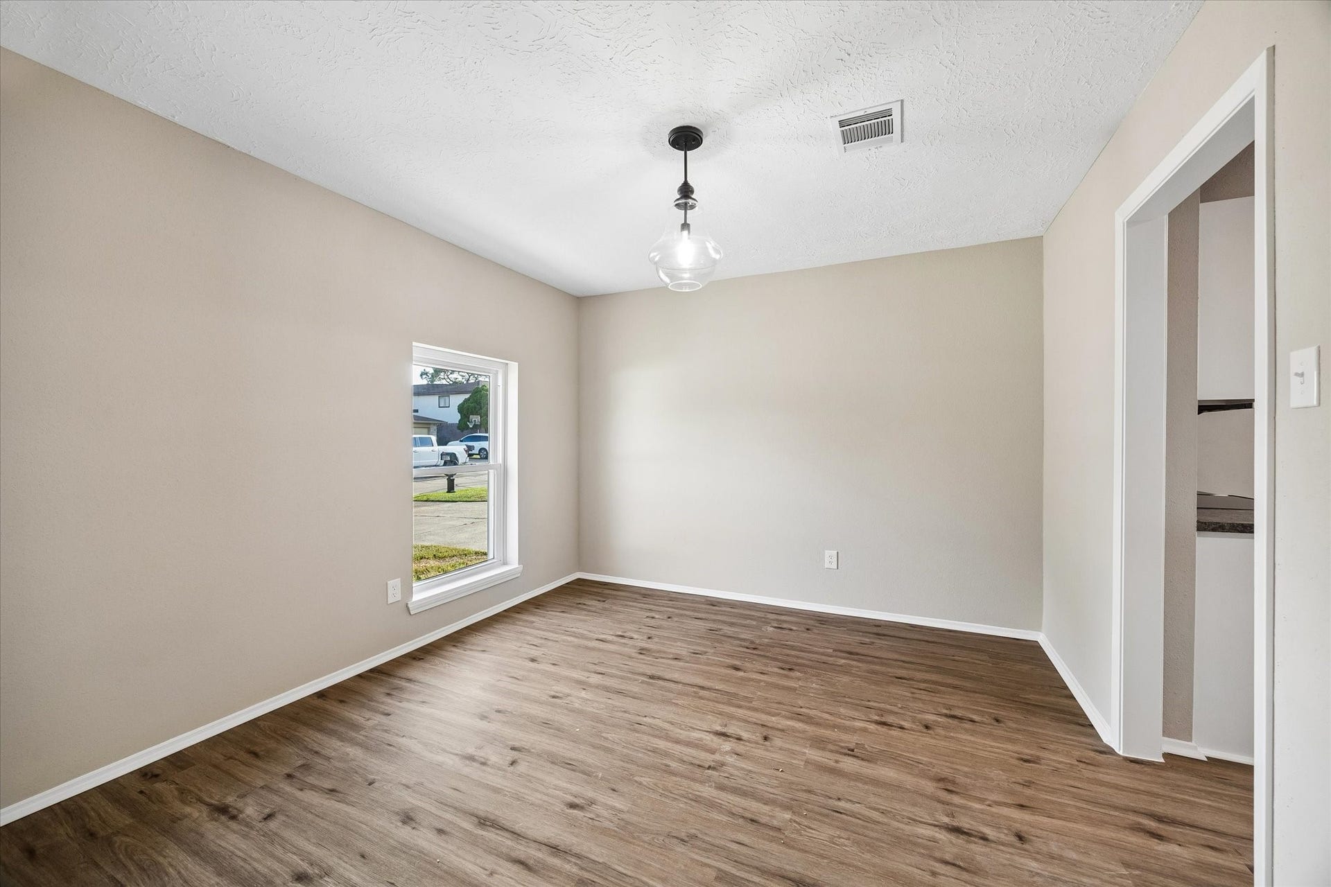 9807 Sparrow Street, La Porte, TX 77571 9807 Sparrow Street, La Porte, TX 77571