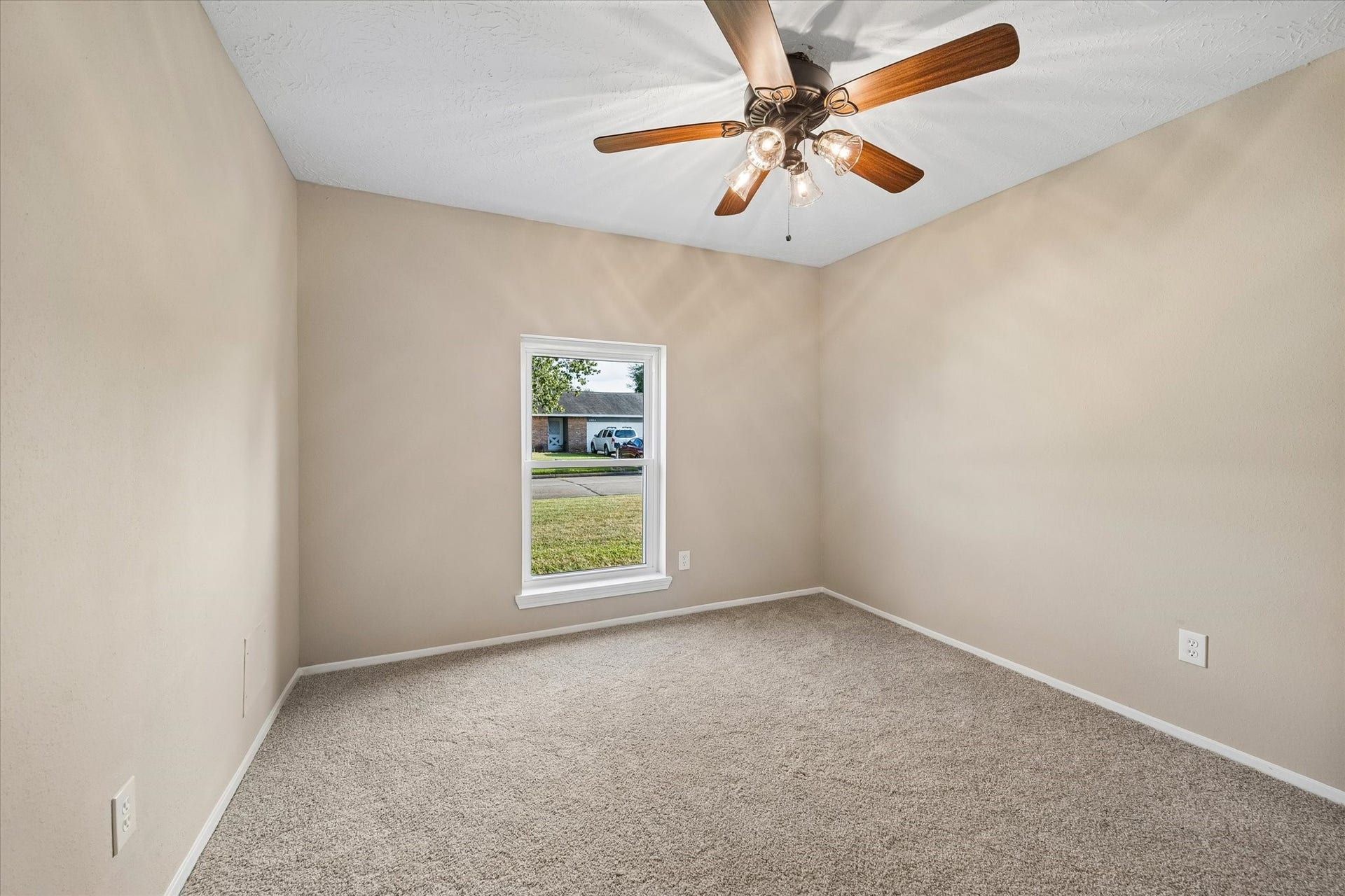 9807 Sparrow Street, La Porte, TX 77571 9807 Sparrow Street, La Porte, TX 77571