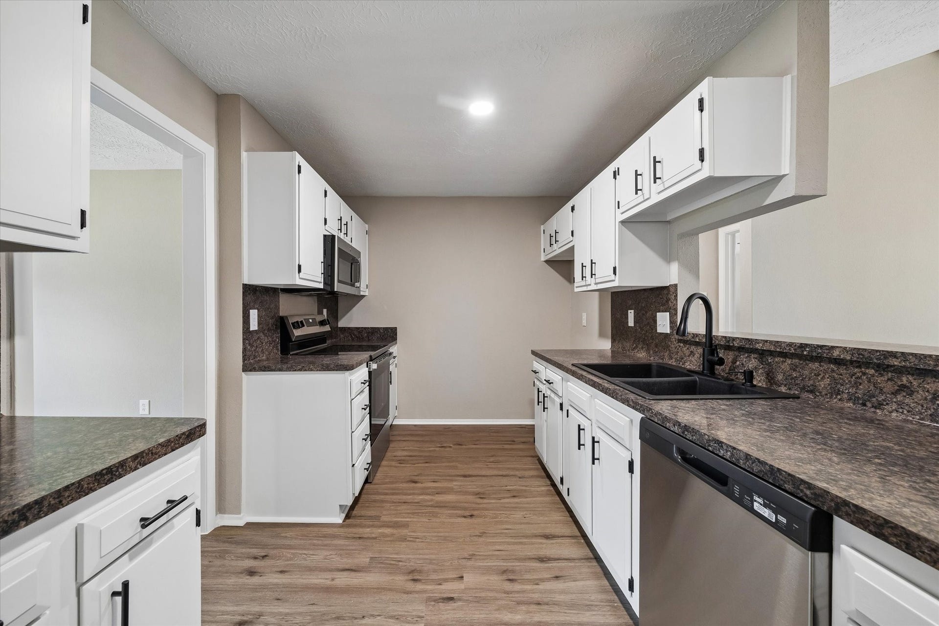 9807 Sparrow Street, La Porte, TX 77571 9807 Sparrow Street, La Porte, TX 77571