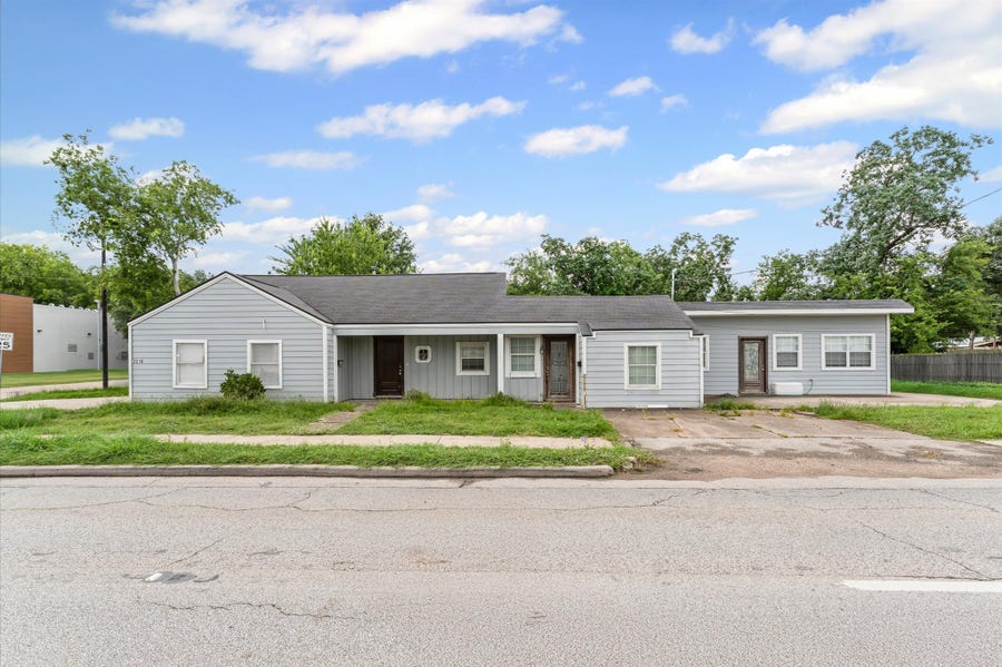 Property photo for 3216 Avenue I, #A, Rosenberg, TX