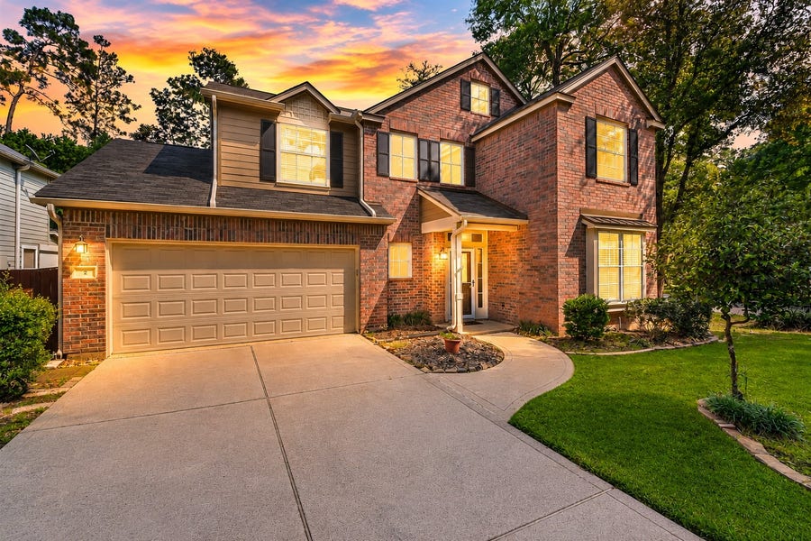 Property photo for 2 Willow Point Place, The Woodlands, TX