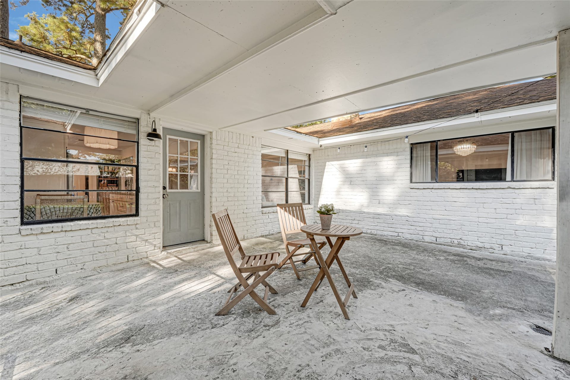 25410 Fairbrook Lane, Spring, TX 77373 Large covered patio with concrete pad