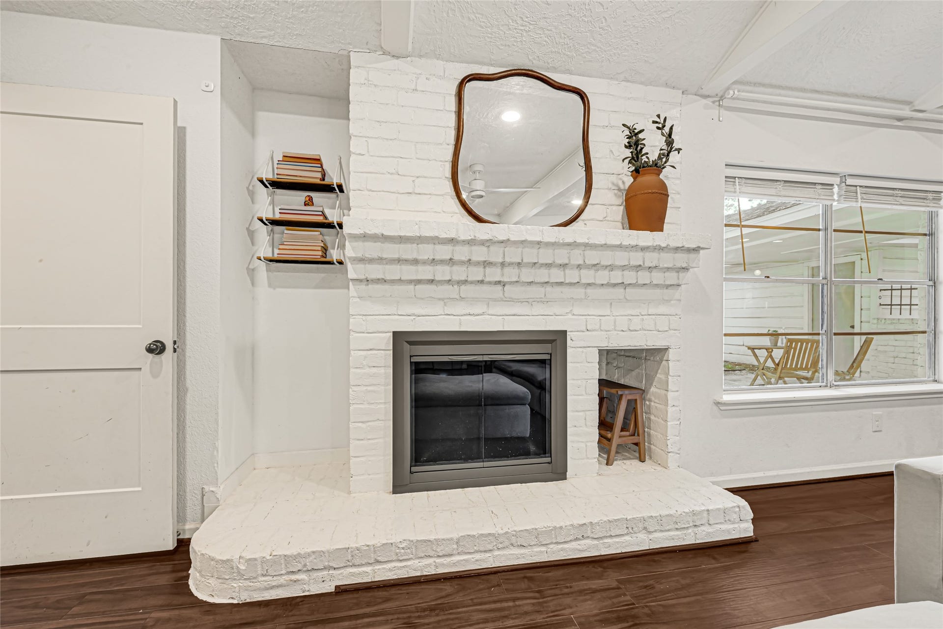 25410 Fairbrook Lane, Spring, TX 77373 Wood burning fireplace