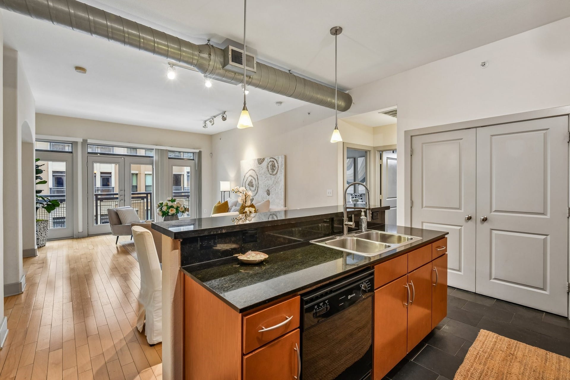 1901 Post Oak Boulevard, #2607, Houston, TX 77056 Modern finishes in the kitchen - including slate floors