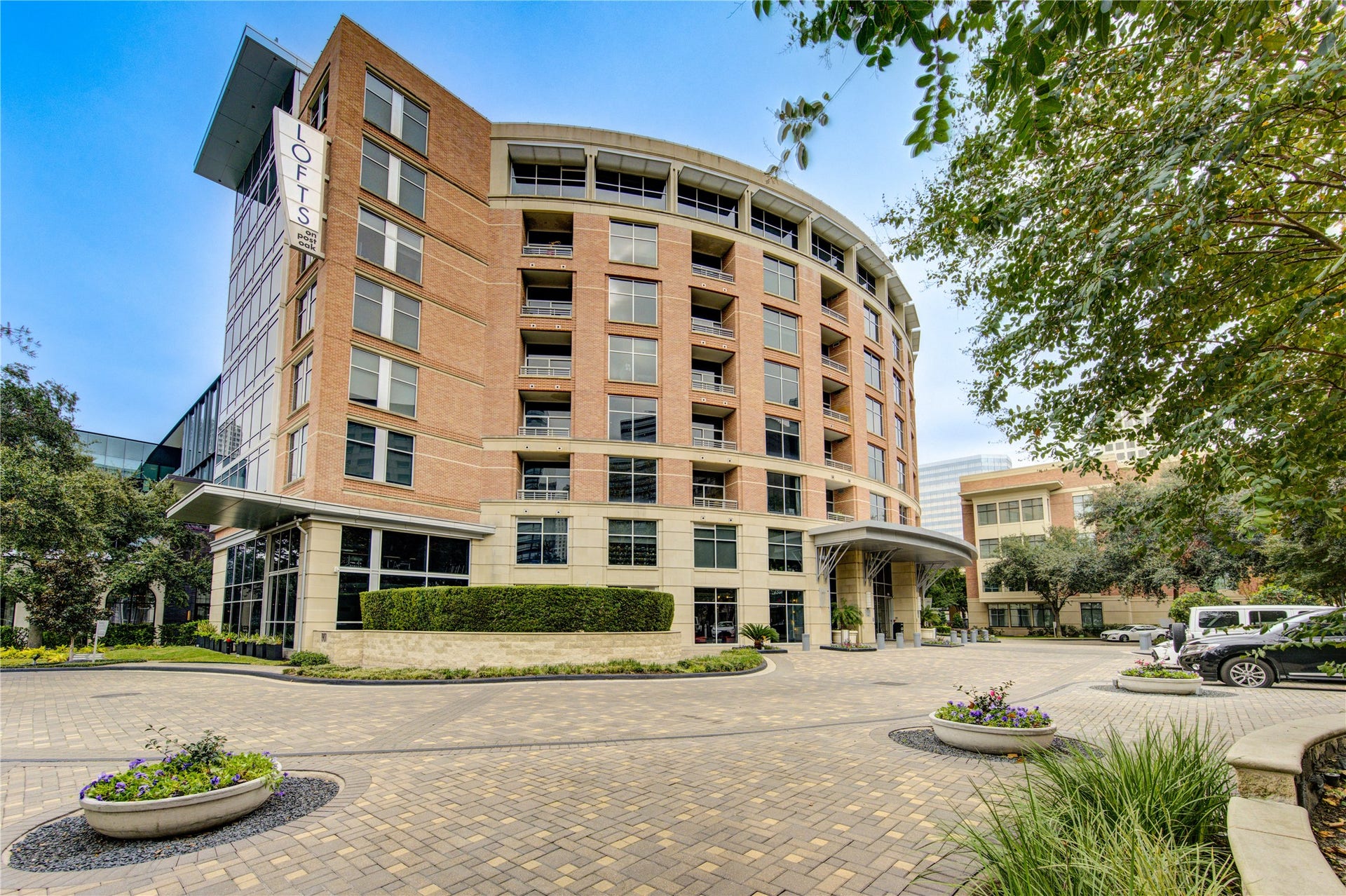 1901 Post Oak Boulevard, #2607, Houston, TX 77056 Valet Parking