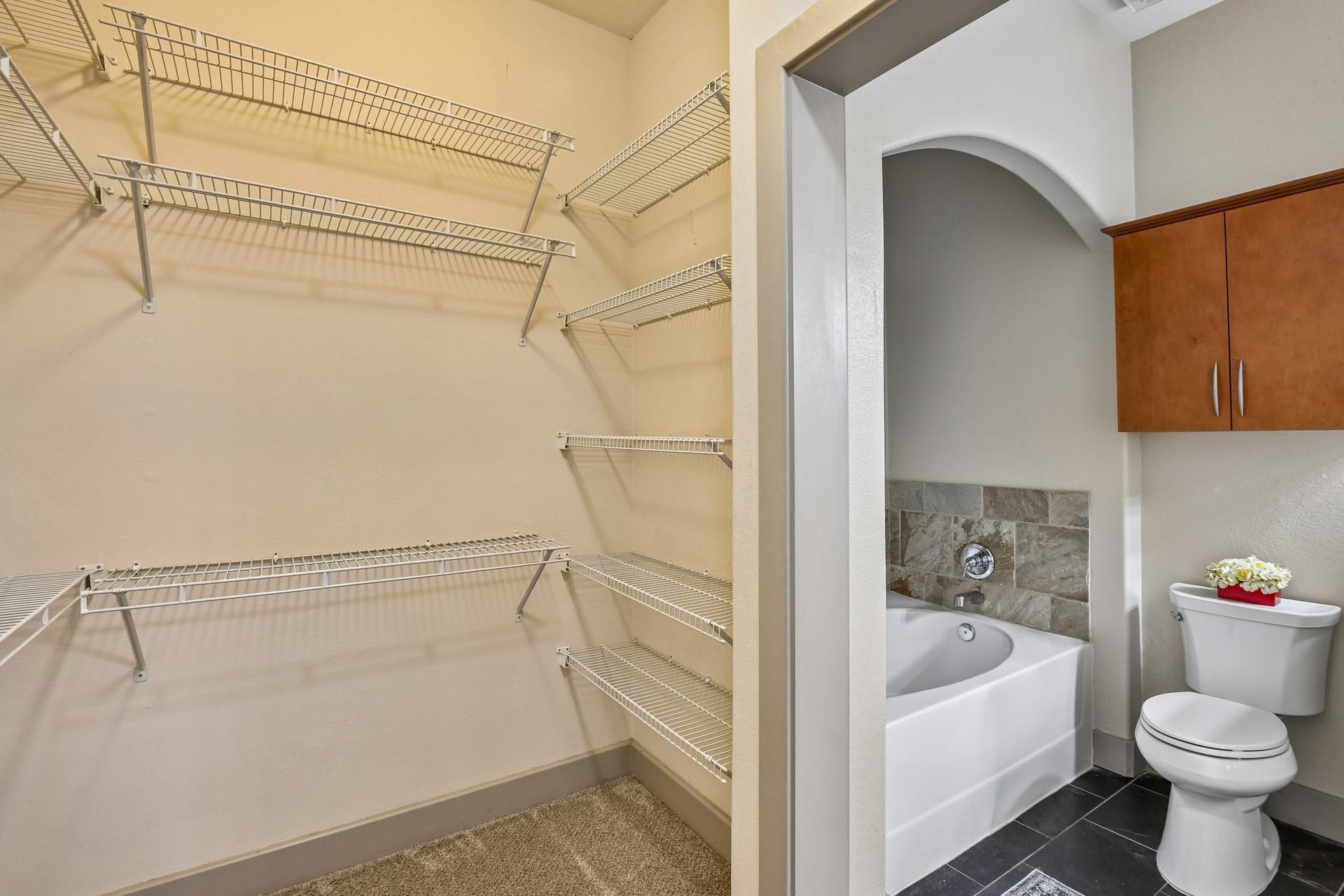 1901 Post Oak Boulevard, #2607, Houston, TX 77056 Large walk in closet