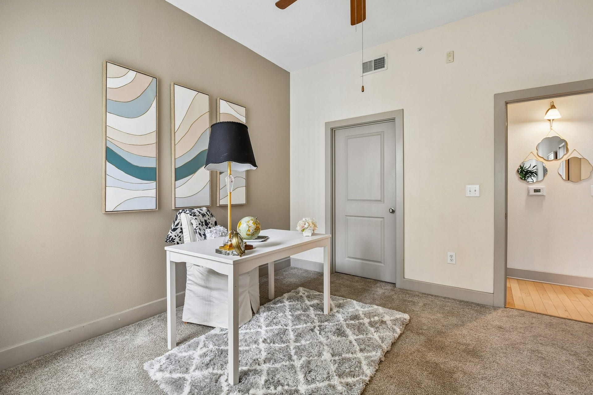 1901 Post Oak Boulevard, #2607, Houston, TX 77056 Closed door is the bathroom