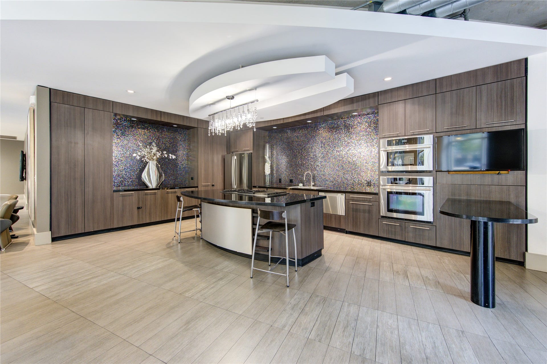 1901 Post Oak Boulevard, #2607, Houston, TX 77056 Club house available