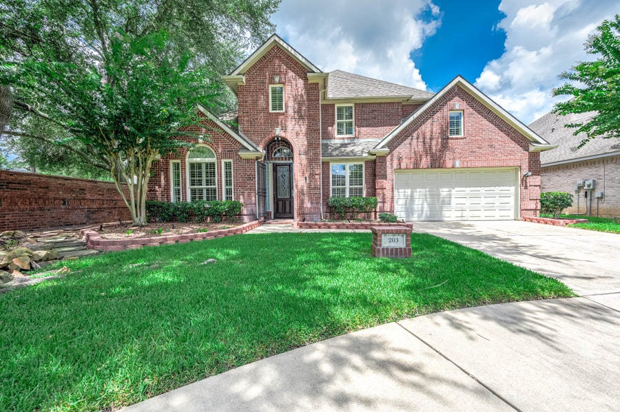 Property photo for 203 Bay Bridge Drive, Sugar Land, TX