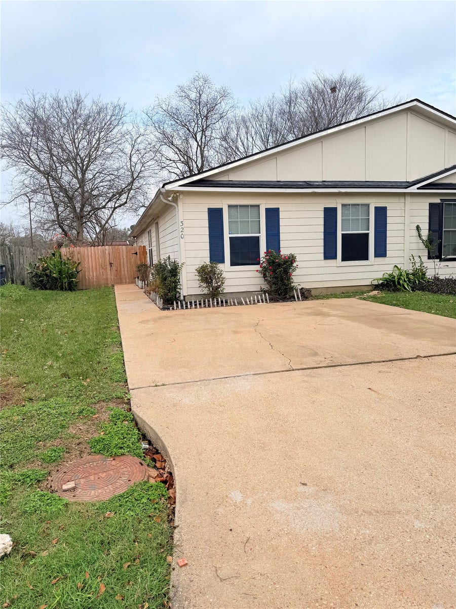 Property photo for 320 Willowick Street, Tomball, TX