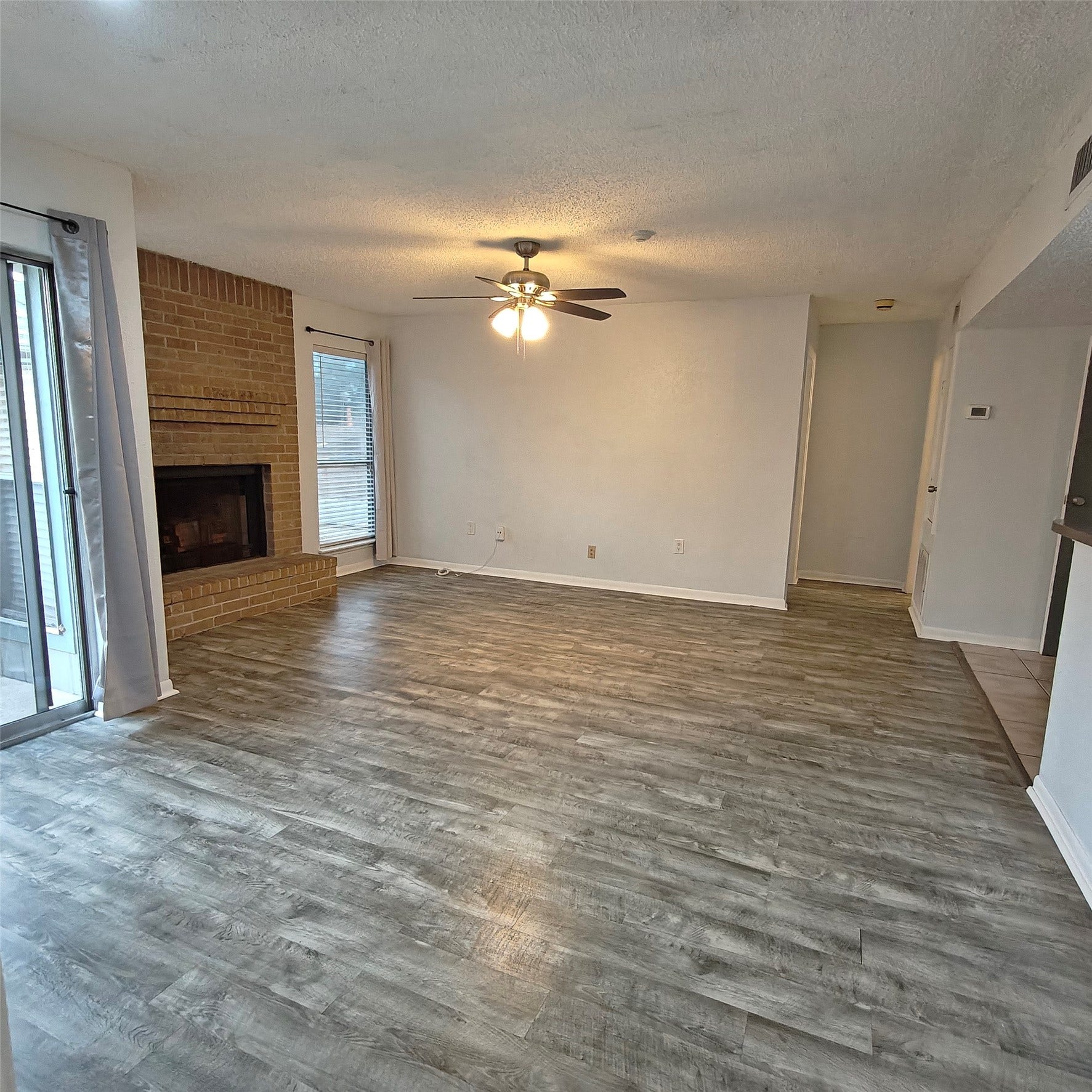 260 El Dorado Boulevard, #808, Houston, TX 77598 Another angle of your living room from the primary bedroom. looking into the Livingroom and the secondary bedroom across the hall.