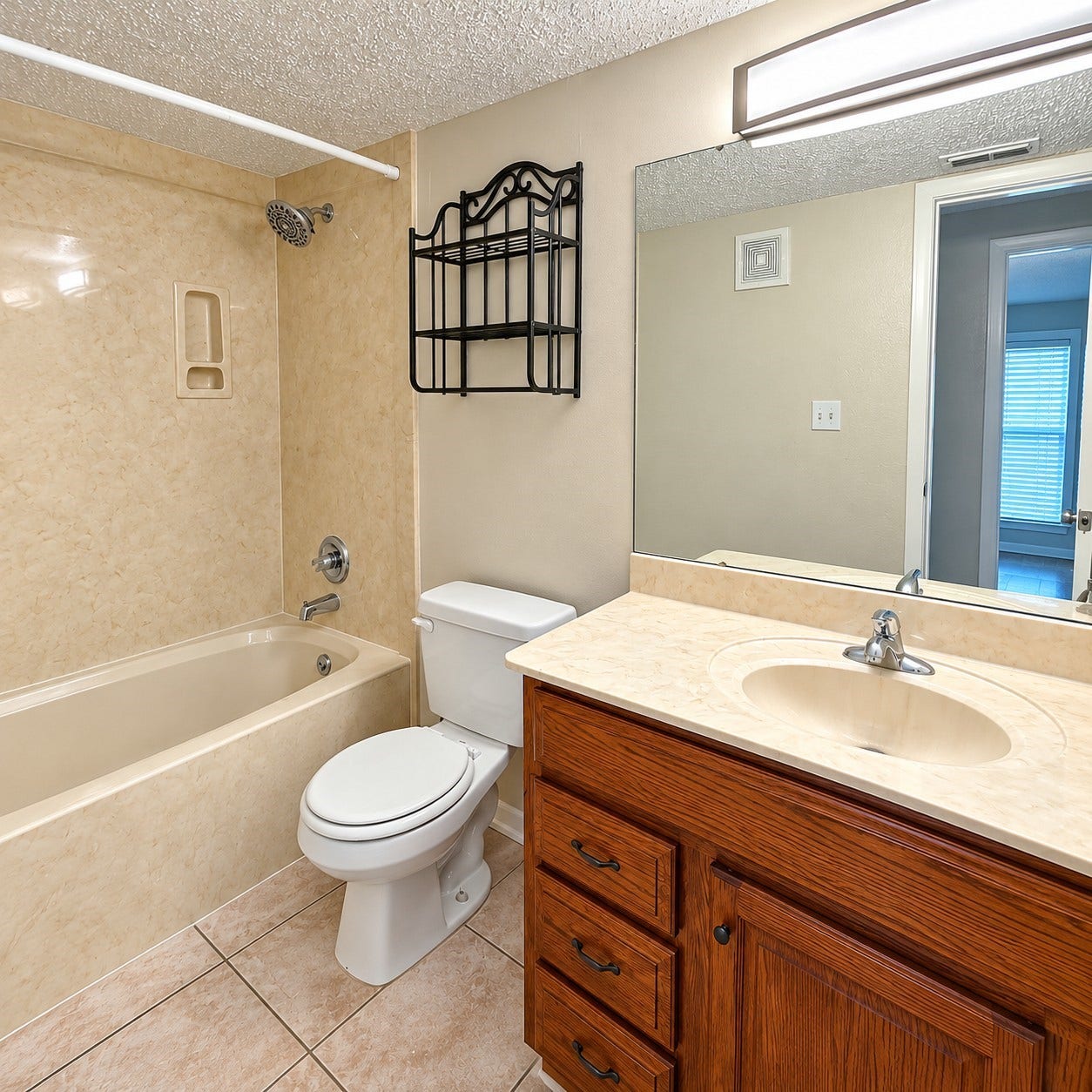 260 El Dorado Boulevard, #808, Houston, TX 77598 The 2nd bathroom for guests and secondary bedroom patron right across from the secondary bedroom.