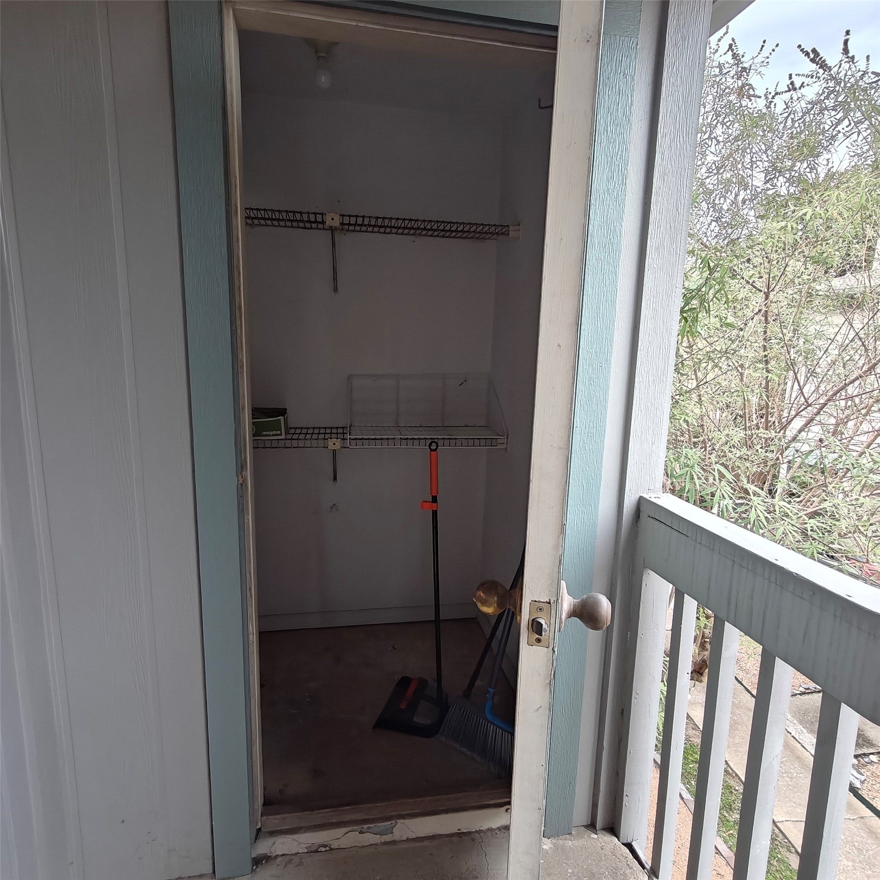 260 El Dorado Boulevard, #808, Houston, TX 77598 Storage.