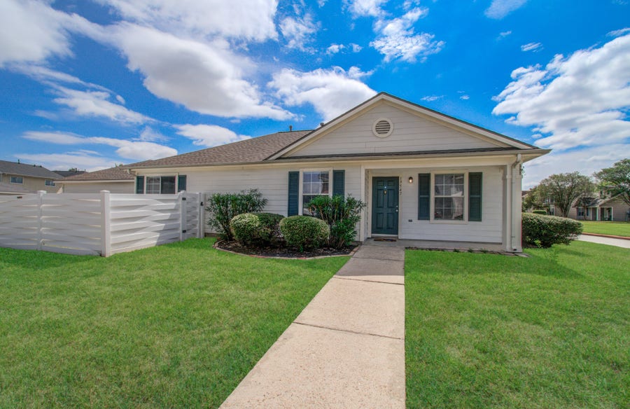 Property photo for 19547 Fletcher Way Drive, Houston, TX