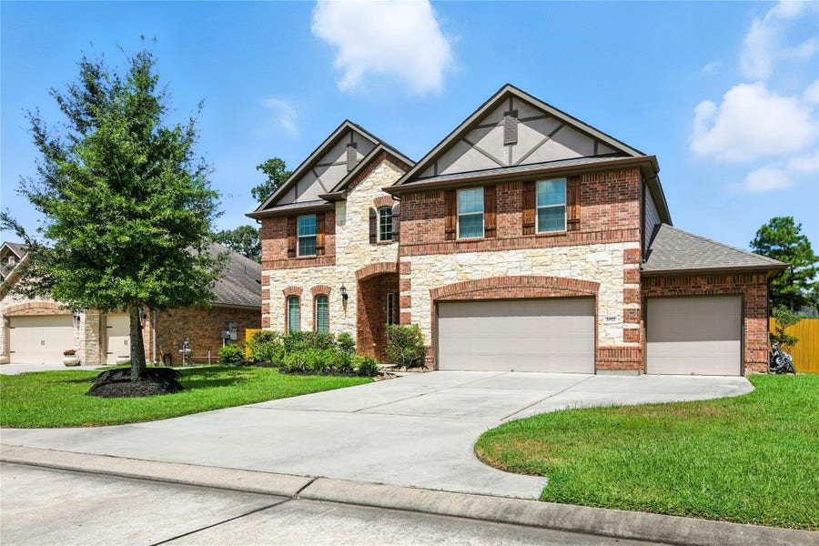 Property photo for 2072 Brookmont Drive, Conroe, TX